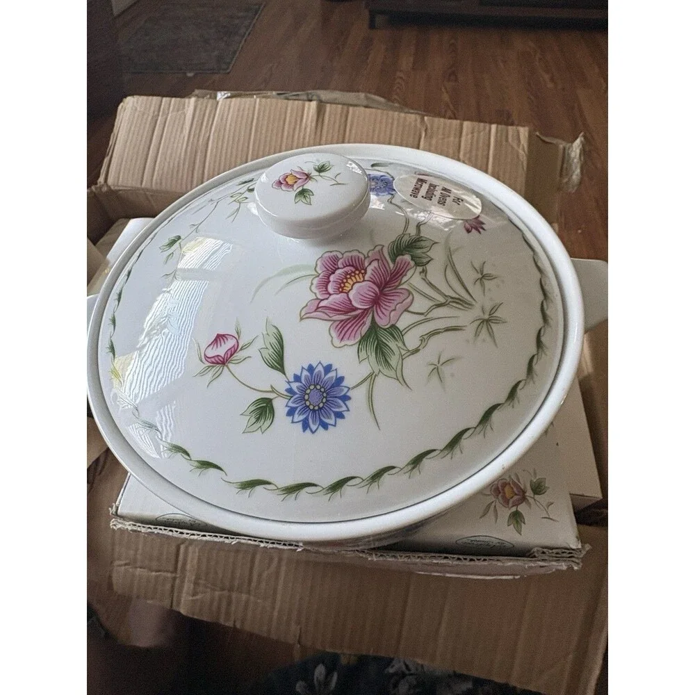 Andrea by Sadek Covered Casserole with Lid, Handles Spring Night New In Box